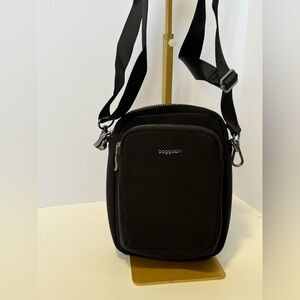 Baggallini black crossbody bag